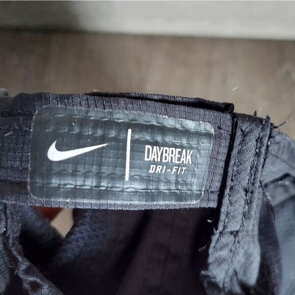 Nike Running Hat 5-Panel Daybreak Dri-Fit Training Mesh Cap Black - Picture 6 of 6